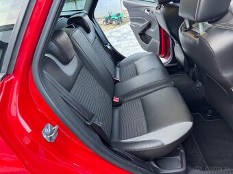 FORD FOCUS KOMBI ST 2.0 ECOBOOST BENZIN - 10