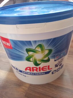 Ariel z dovozu 6 litrov/120 praní a prášok 10,5 kg/165 praní - 10
