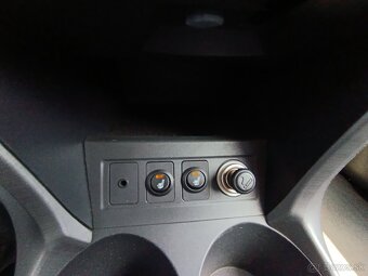 Toyota RAV4 2.2D 4WD 100kW/136PS, 4×4, M6 - 10