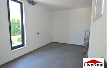 SUKOŠAN, VILA NA PLÁŽI S BAZÉNOM - 10