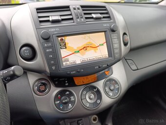 Toyota RAV4 4×4 2.2D-4D, Kamera , Navi, Koža - 10