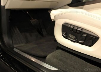 BMW X5 xDrive40d nafta automat - 10