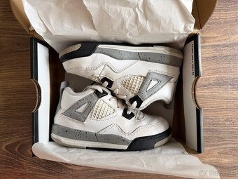 Air Jordan 4 (26) - 10