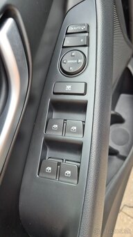 Hyundai i30 Fastback 103kw - 10