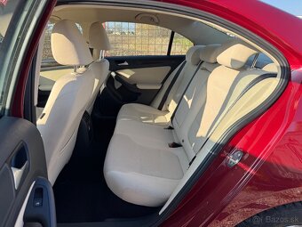 Volkswagen Jetta - 10