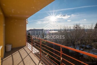 Prenájom 2 izbový byt s balkónom a výhradné parkovacie miest - 10