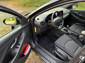 Hyundai i30 CW 1.5 T-GDi mHEV iMT Play - 10