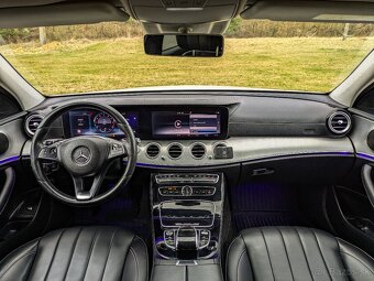 Mercedes-Benz E trieda Kombi 400 4MATIC 3.5 V6 AMG Line - 10