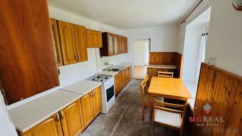 Na predaj 4-izbový rodinný dom s pozemkom 567 m² – Veľké Uhe - 10