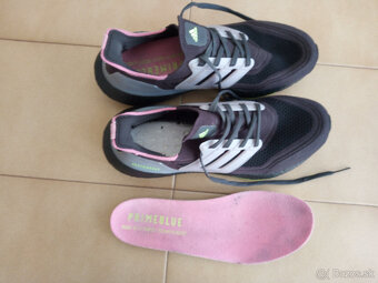 Damske bezecke tenisky ADIDAS Ultraboost. - 10