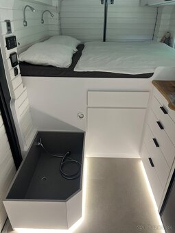 Dizajnový obytný Ford Transit - 10