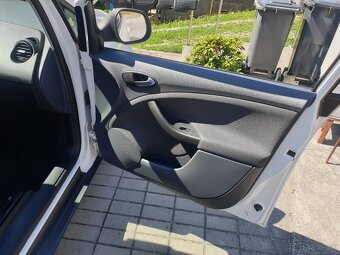 SEAT ALTEA XL 1.9TDi 77kw.Rok 2010 - 10