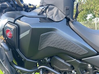 Honda AfricaTwin 1100 Atas - 10