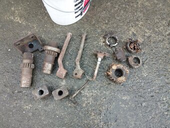 Diely na Zetor 30 - 10