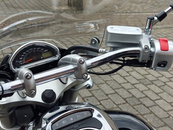 Suzuki M800 VZ 800 Intruder - 10