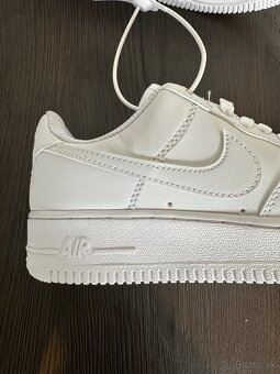 EU37,5 Tenisky Nike AirForce 1 White Low - 10