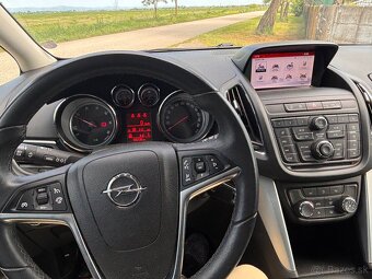 Opel Zafira Tourer - 10
