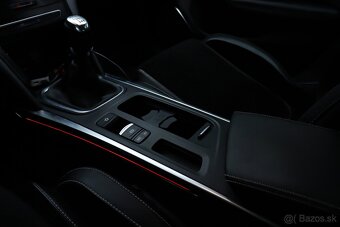 RENAULT MEGANE Hatchback - 10