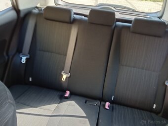 Toyota Auris 1.6 S 5 D Benzin 91 KW - 10