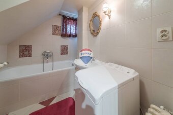 Štýlový a komplet zariadený byt na prenájom vo Vajkovciach – - 10