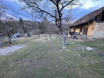 Predam pozemok a dom 1200m2 - 10