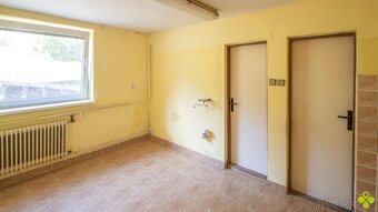 RODINNÝ DOM S ROZĽAHLÝM POZEMKOM OPATOVCE NAD NITROU - 10