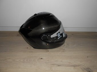 Predam krasnu novu karbonovu moto prilbu znacky SHARK SPARTA - 10