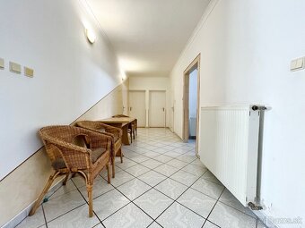 PREDAJ rodinný dom Banka - 10