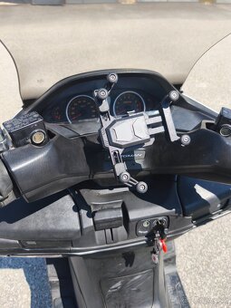 Suzuki Burgman AN400 - 10
