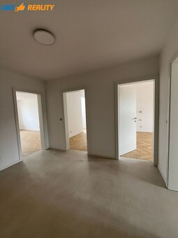 Prenájom veľkometrážneho 4izb. bytu na hranici Starého Mesta - 10