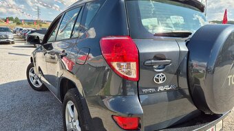 Toyota RAV4 2.2 D-4D 135 Base dovoz Taliansko - 10