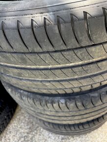 Predám 17´´ALU OZ 5x108 Letné pneu.Michelin 235/50 R17 - 10