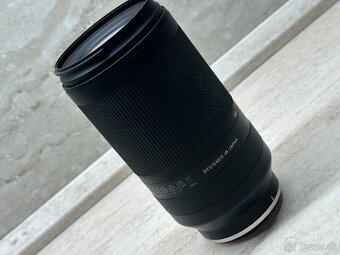 Tamron 70-300mm f/4.5-6.3 Di III RXD baj. Sony FE (A047) - 10