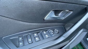 Peugeot 308 1,2i PureTech Active Pack 1. majiteľ, SR - 10