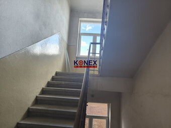 NA PREDAJ – MULTIFUNKČNÁ BUDOVA v centre Sobraniec - 10