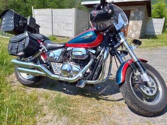 Suzuki Marauder VZ 800 - 10