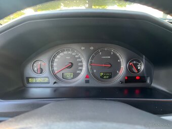 Predám nádherné auto Volvo S60, 2.4 turbodiesel, 2003. - 10