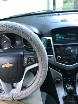 Chevrolet cruze LS 2011 - 10