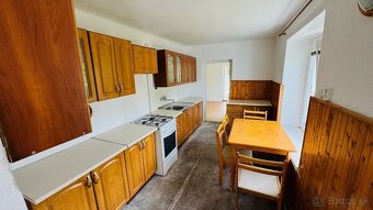 Na predaj 4-izbový rodinný dom s pozemkom 567 m² – Veľké Uhe - 10