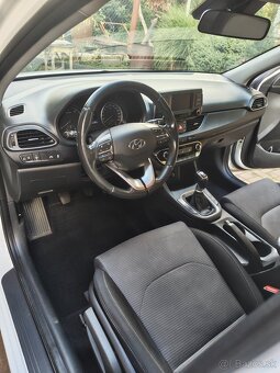 Predám Hyundai i30 kombi - 10