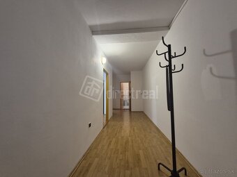 Veľkometrážny 3izbový byt na prenájom - 10
