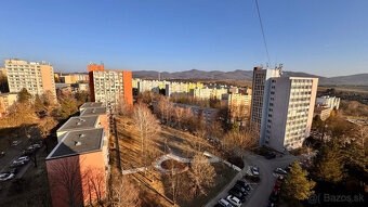 EKLUZÍVNE 2-izb byt s loggiou- Trenčín, ul. Saratovská - 10