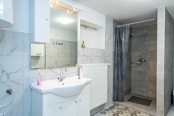 ZNÍŽENIE Na predaj rodinný vidiecky dom - 10