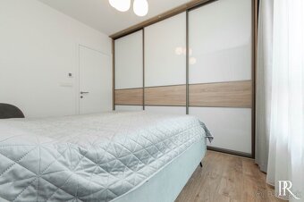 ŠTÝLOVÝ 3 IZBOVÝ BYT - EIN PARK S TERASOU A GARÁŽOVÝM STÁTIM - 10