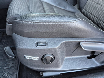Volkswagen Golf Variant 1.6 TDI BlueMotion Highline DSG - 10