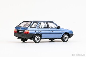 Modely Škoda Forman (1993) 1:43 Abrex - 10