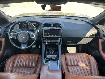 Jaguar F-Pace 2.0 I4 300k Prestige AWD AT8 - 10