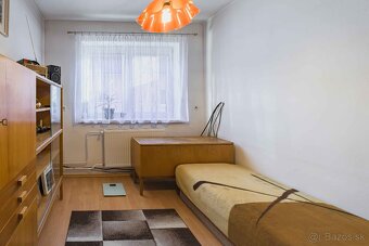 Zaujímavý rodinný dom v obci Mošovce - 10