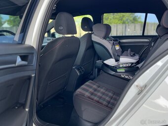 Volkswagen Golf GTI - 10