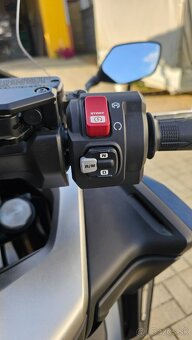 Honda Forza 750 - 10
